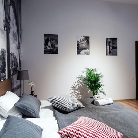 Cracow Rent Apartments - Spacious Apartments For 2-7 People In Quiet Area - Kolberga Street Nr 3 - 10 Min To Main Square By Foot Krakow Luaran gambar