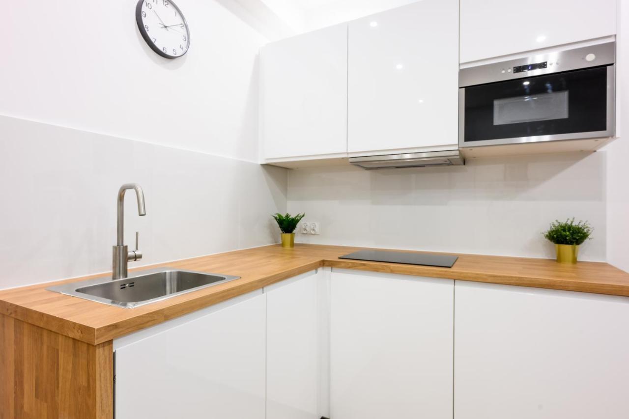 Cracow Rent Apartments - Spacious Apartments For 2-7 People In Quiet Area - Kolberga Street Nr 3 - 10 Min To Main Square By Foot Krakow Luaran gambar