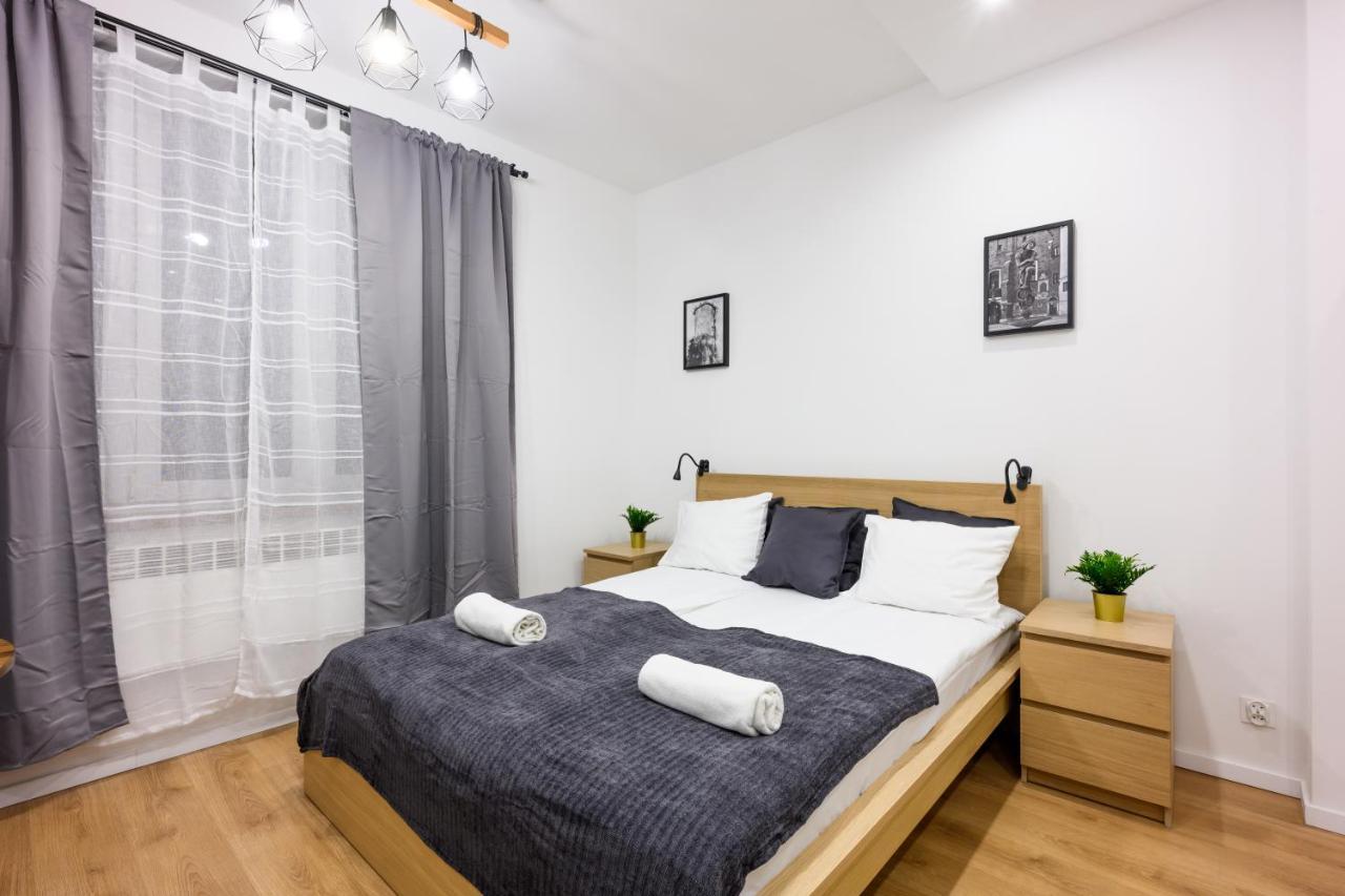 Cracow Rent Apartments - Spacious Apartments For 2-7 People In Quiet Area - Kolberga Street Nr 3 - 10 Min To Main Square By Foot Krakow Luaran gambar