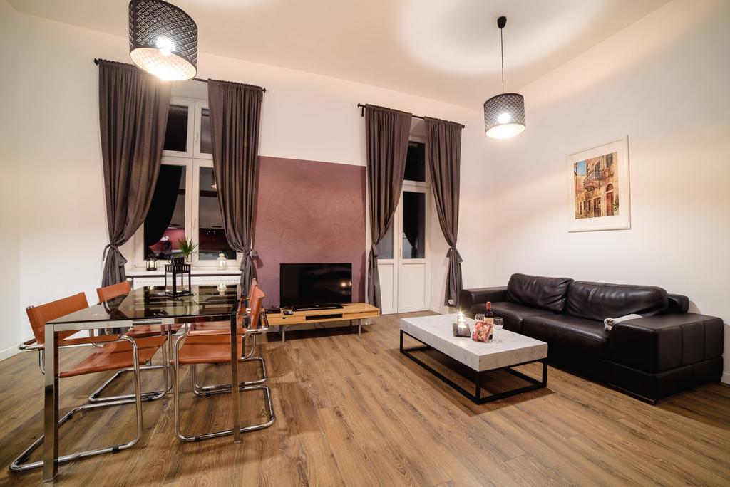 Cracow Rent Apartments - Spacious Apartments For 2-7 People In Quiet Area - Kolberga Street Nr 3 - 10 Min To Main Square By Foot Krakow Luaran gambar