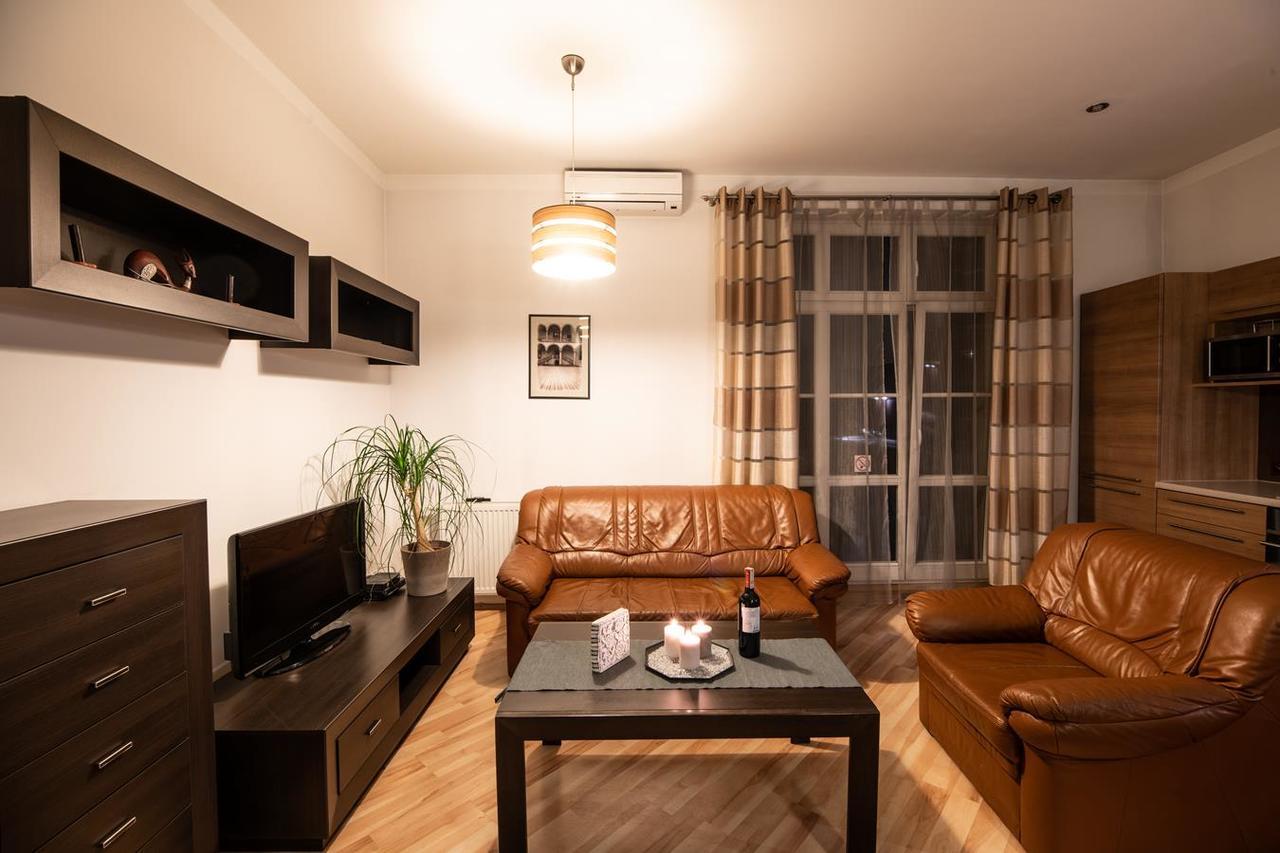 Cracow Rent Apartments - Spacious Apartments For 2-7 People In Quiet Area - Kolberga Street Nr 3 - 10 Min To Main Square By Foot Krakow Luaran gambar