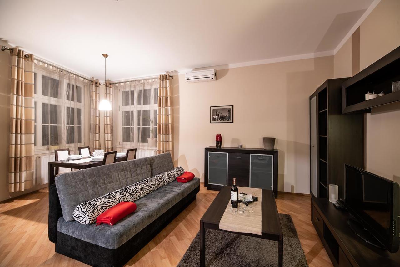 Cracow Rent Apartments - Spacious Apartments For 2-7 People In Quiet Area - Kolberga Street Nr 3 - 10 Min To Main Square By Foot Krakow Luaran gambar