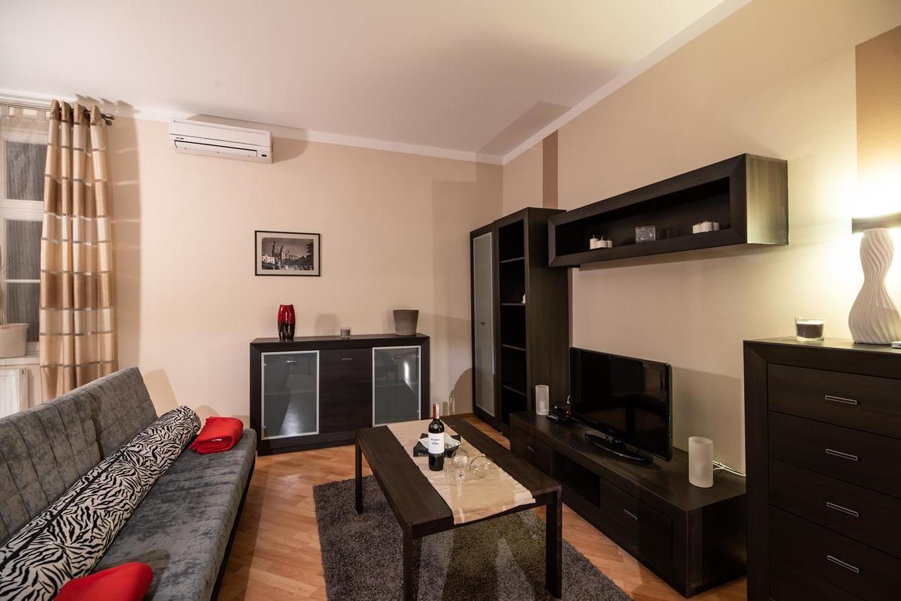 Cracow Rent Apartments - Spacious Apartments For 2-7 People In Quiet Area - Kolberga Street Nr 3 - 10 Min To Main Square By Foot Krakow Luaran gambar