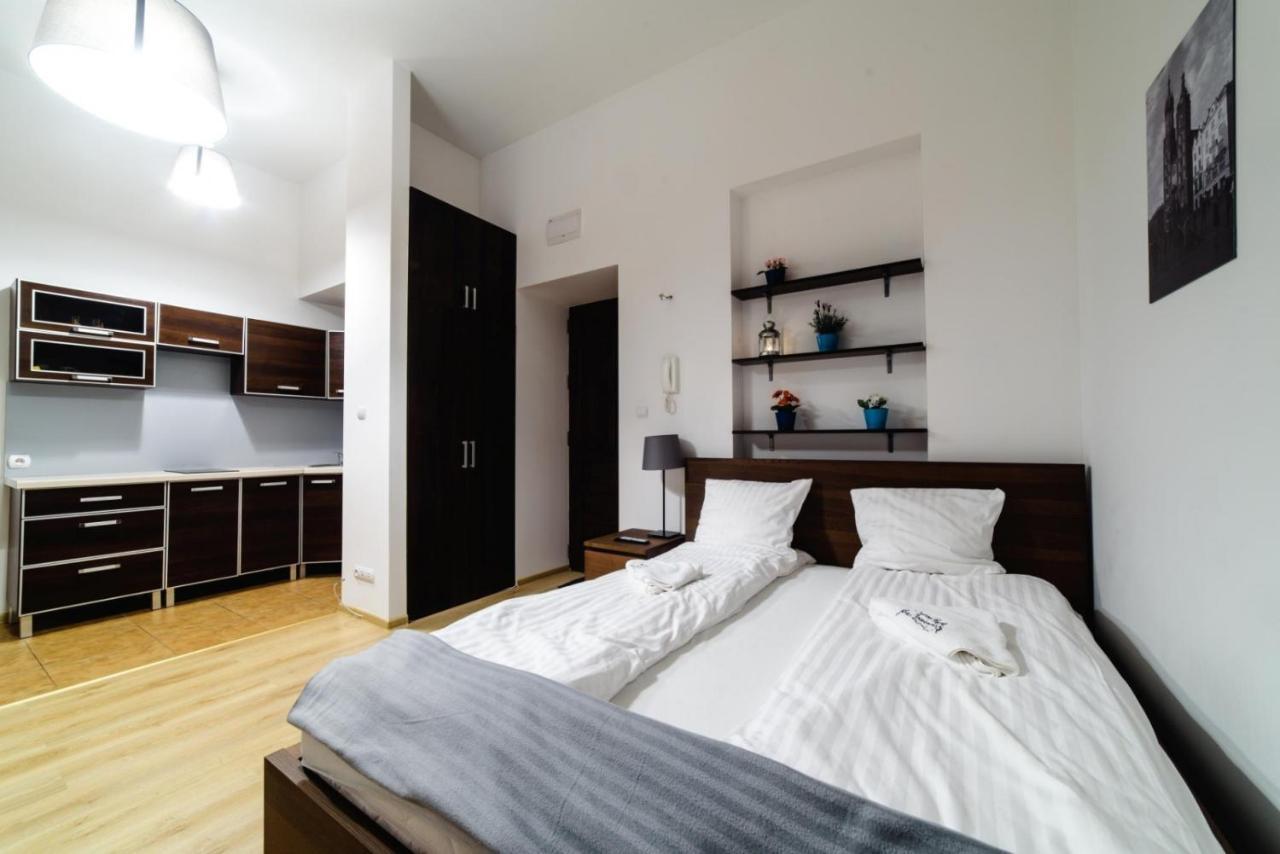 Cracow Rent Apartments - Spacious Apartments For 2-7 People In Quiet Area - Kolberga Street Nr 3 - 10 Min To Main Square By Foot Krakow Luaran gambar