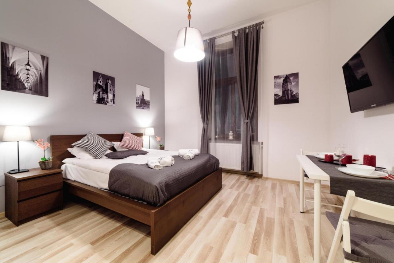 Cracow Rent Apartments - Spacious Apartments For 2-7 People In Quiet Area - Kolberga Street Nr 3 - 10 Min To Main Square By Foot Krakow Luaran gambar